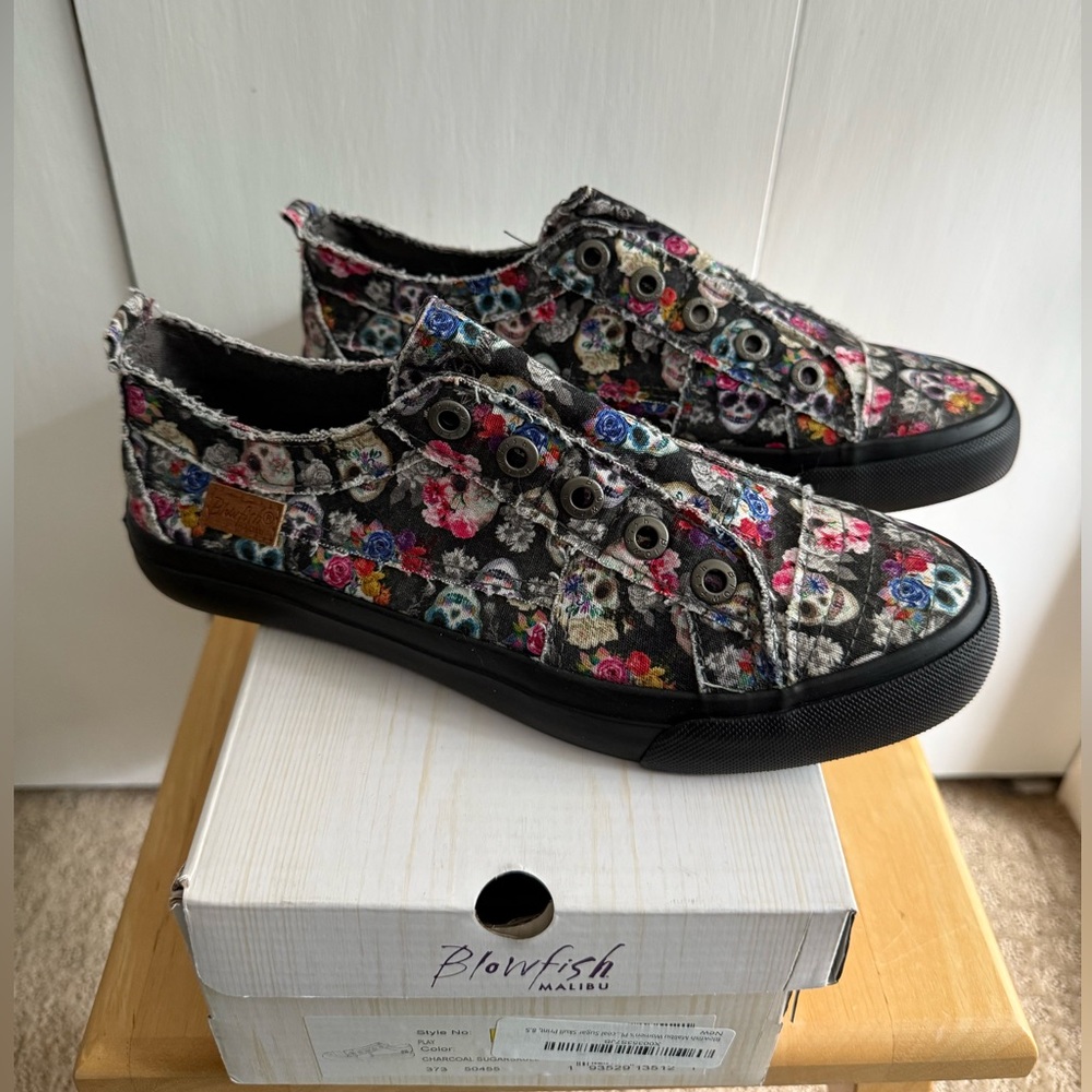 NIB! Blowfish Play Women's Sugar Skull Floral Sneakers, 8.5